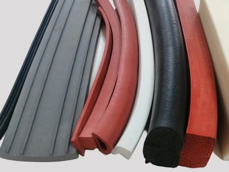 How to Choose and Apply the Right Sponge Rubber Extrusions for Industrial Applications?