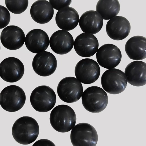 Solid rubber balls