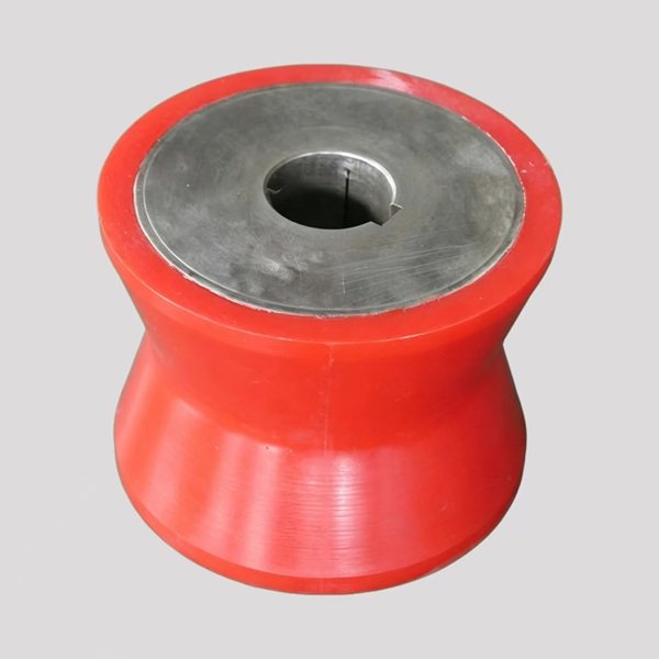 Polyurethane V-groove roller with metal core